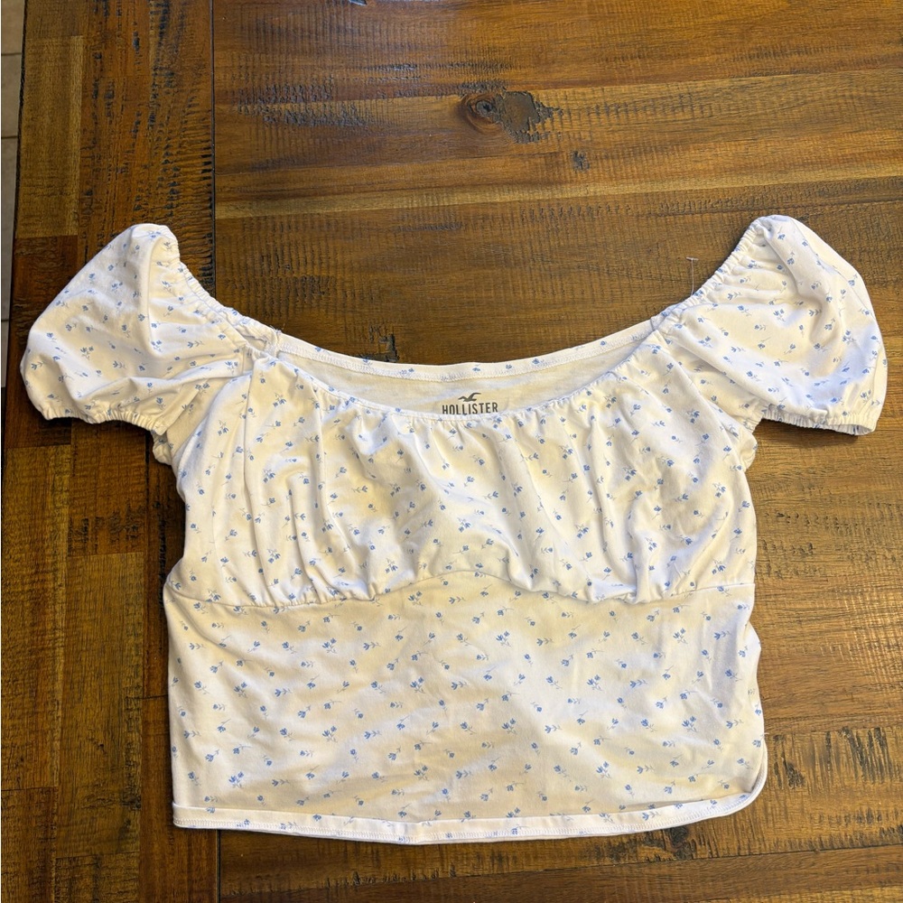Hollister Women's Cream Floral Top